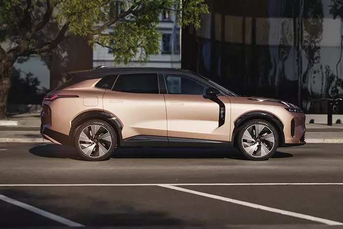 700x467-content-lynk08--2 undefined
