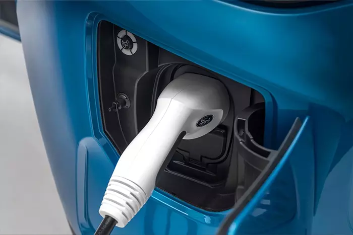Ontdek elektrisch rijden met Ford Bedrijfswagens Ontdek elektrisch rijden met Ford Bedrijfswagens